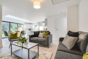 Luxury 3-Bedroom House In Formby